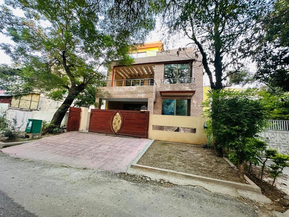 Holidazzle Lodge اسلام اباد المظهر الخارجي الصورة